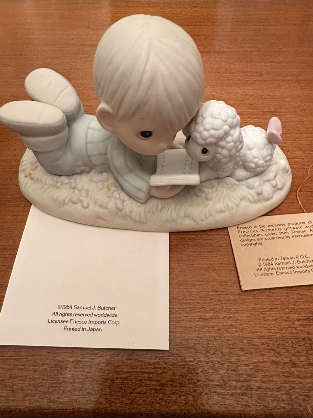 Precious Moments-1985 members only figurine-I love to tell the story